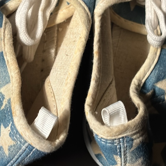 Blue sneakers with white stars - Picture 3 of 8